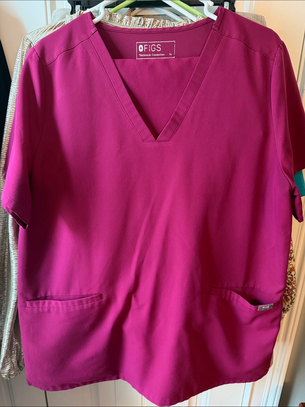 FIGS Short Sleeve V-Neck Top in Berry Pink